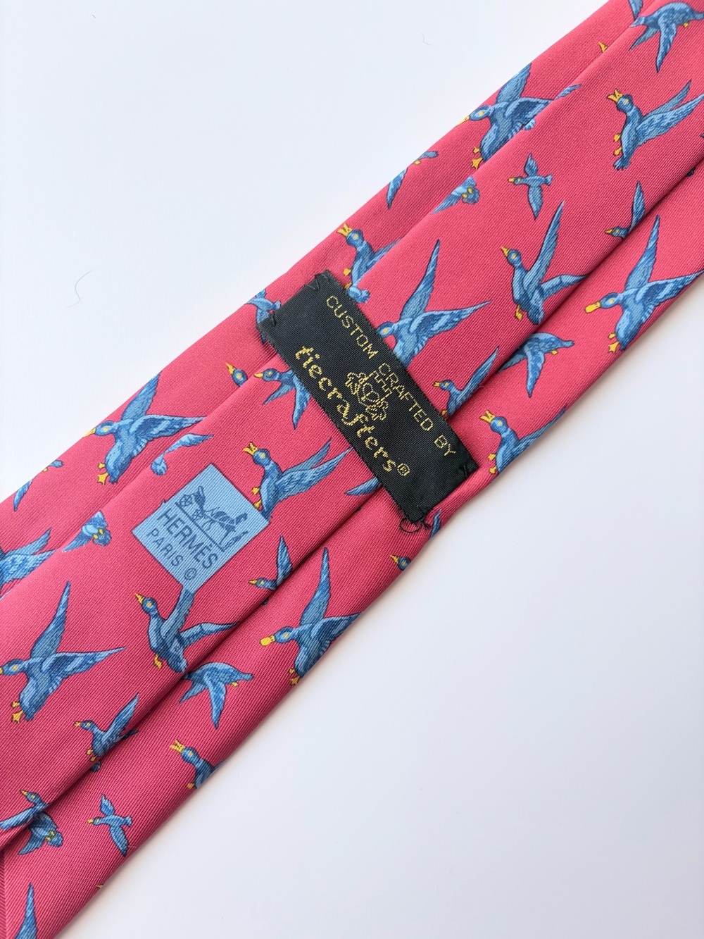 Hermès Paris 476 IA All-Over Blue Flying Ducks Red Silk Tie Tailored *Stain